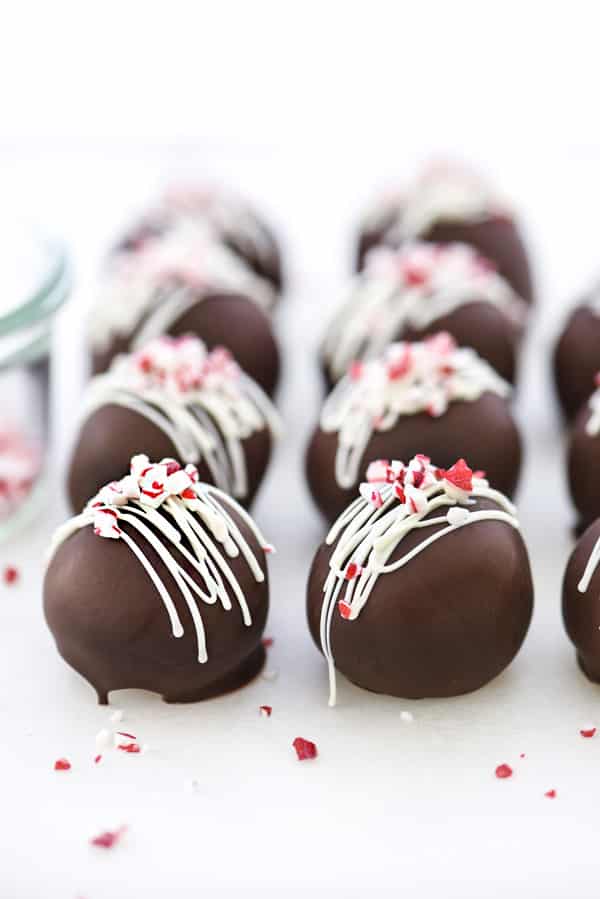 quick-easy-holiday-treat-peppermint-truffle-2