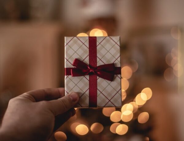 How To Master The Art Of Gift Giving &#8211; 2022 Guide