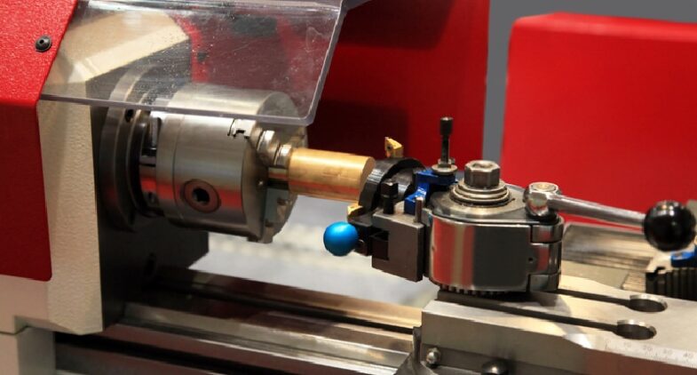 4 Best Benchtop Lathes For Metalworking And Woodworking Applications