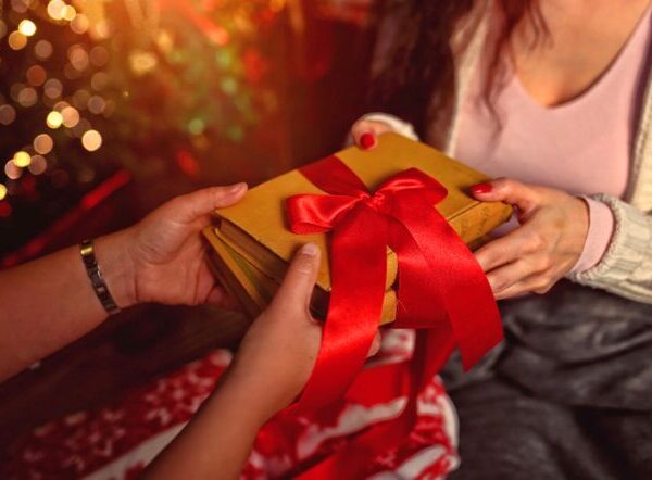 How To Make Christmas Gift Shopping Stress-free &#8211; 2023 Guide