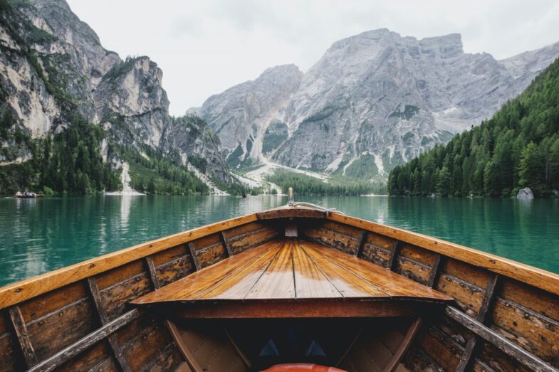 3 Things To Keep In Mind When Buying The Perfect Wooden Boat 785x523
